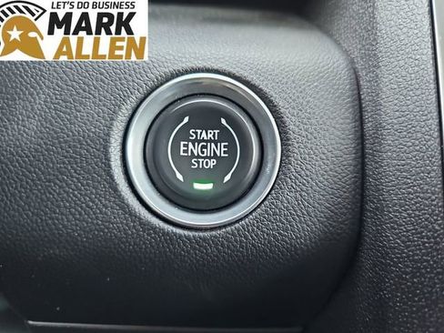 Used 2025 GMC Acadia Elevation image 17