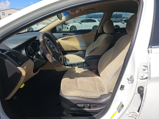 Used 2019 Chevrolet Trax LT w/ LT Convenience Package FWD image 5