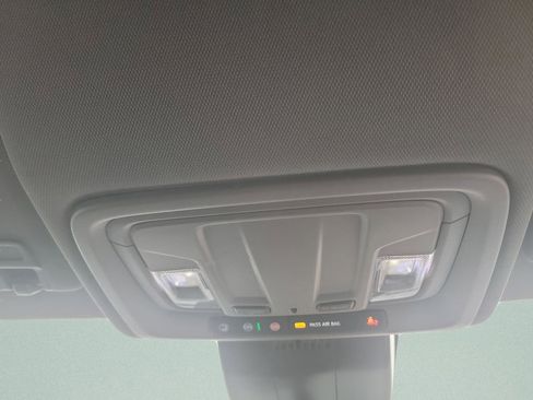 Used 2023 Chevrolet Silverado 1500 Custom image 15