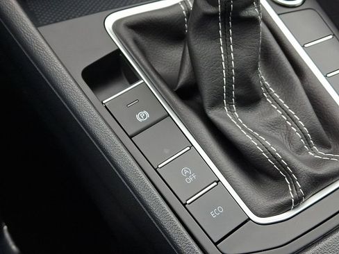 Certified 2025 Volkswagen Jetta Sport FWD image 25