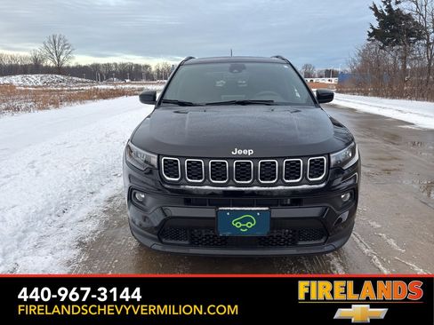 Used 2025 Jeep Compass Latitude w/ Sun & Sound Group image 8