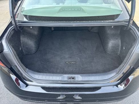 Used 2025 Nissan Altima 2.5 SV FWD image 27