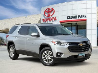 Used 2021 Chevrolet Traverse LT