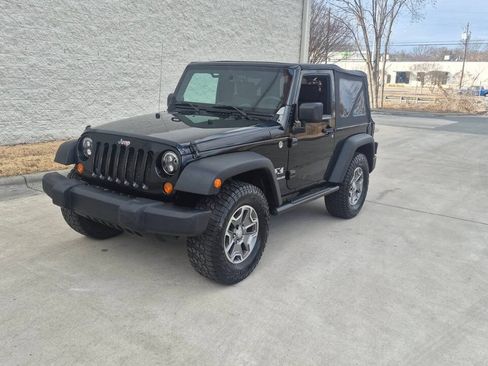 Used 2009 Jeep Wrangler X w/ Black Appearance Group AWD/4WD image 2