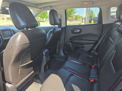 Used 2018 Jeep Compass Trailhawk w/ Leather Interior Group AWD/4WD image 12