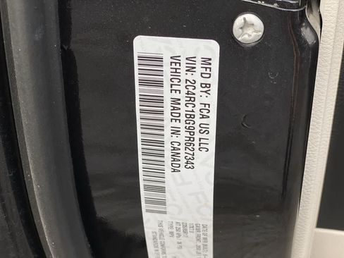 Used 2023 Chrysler Pacifica Touring-L FWD image 29