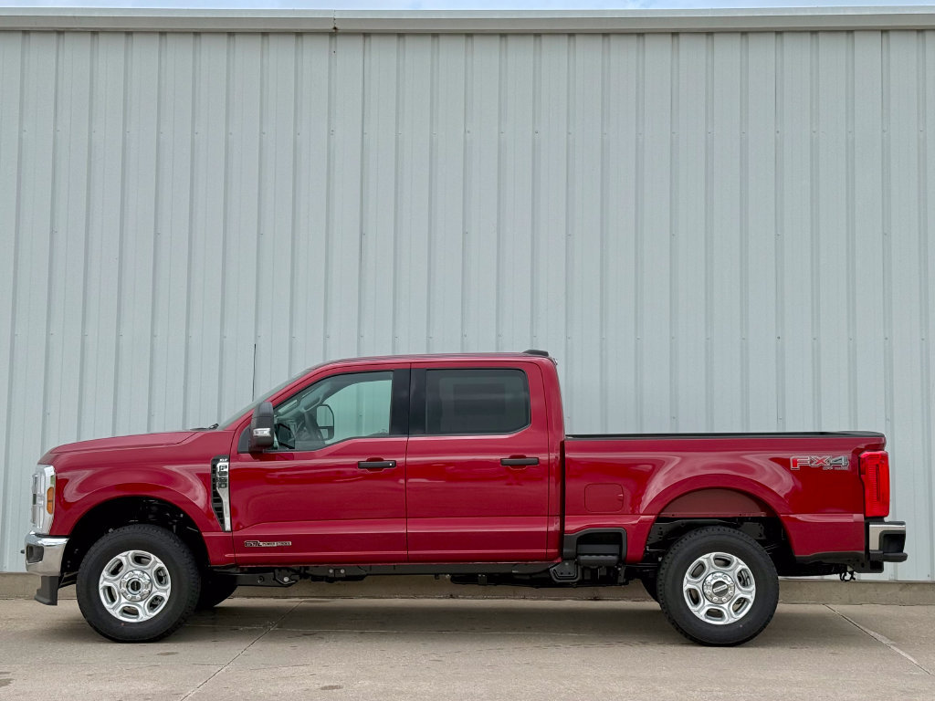 New 2026 Ford F250 XLT w/ FX4 Off-Road Package AWD/4WD image 3