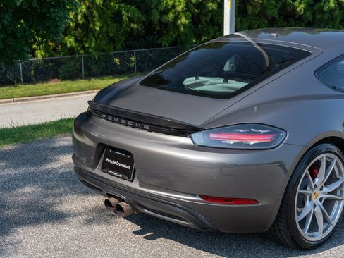 Used 2018 Porsche 718 Cayman S RWD image 14