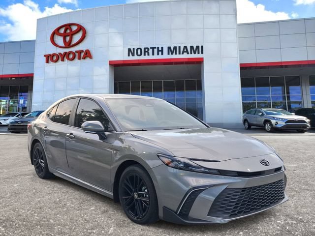 Used 2026 Toyota Camry SE FWD image 1