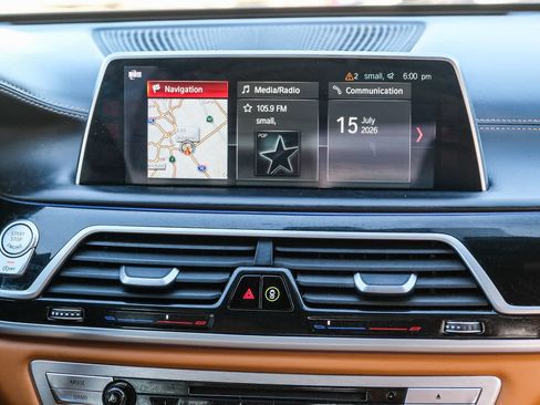 Used 2018 BMW 750i xDrive AWD/4WD image 15