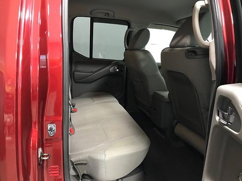 Used 2014 Nissan Frontier S image 16