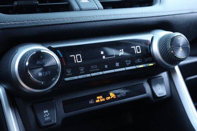 Used 2025 Toyota RAV4 XLE AWD/4WD image 14