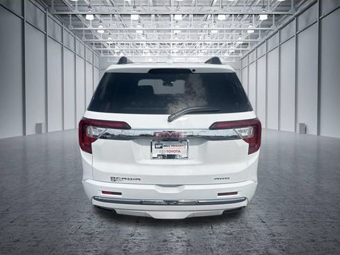 Used 2023 GMC Acadia Denali AWD/4WD image 4
