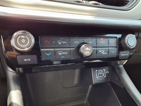 Used 2025 Jeep Compass Limited AWD/4WD image 9