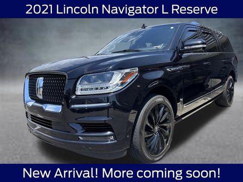 Used 2021 Lincoln Navigator L Reserve AWD/4WD image 2