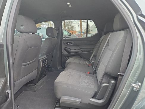Used 2023 Chevrolet Traverse LT image 16