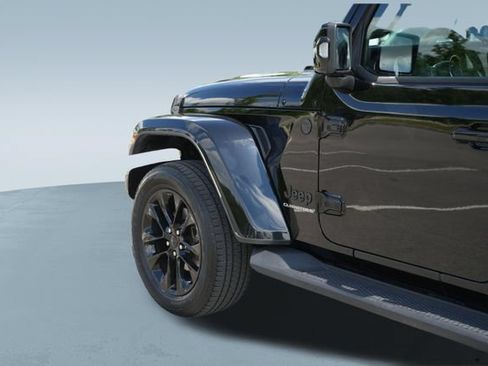 Used 2023 Jeep Gladiator Overland AWD/4WD image 39