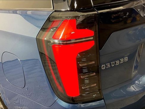 Used 2025 Chevrolet Suburban Premier image 41