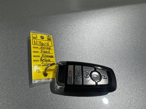 Used 2024 Ford Escape Active AWD/4WD image 46