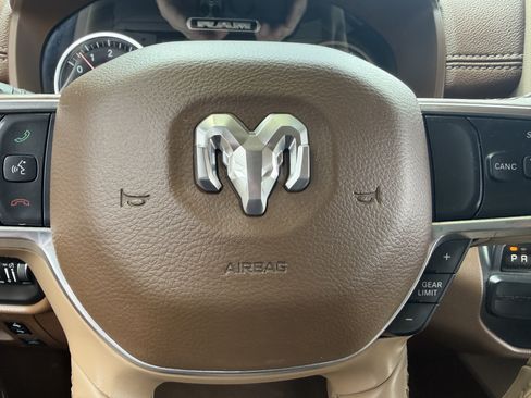 Used 2019 RAM 1500 Laramie RWD image 43
