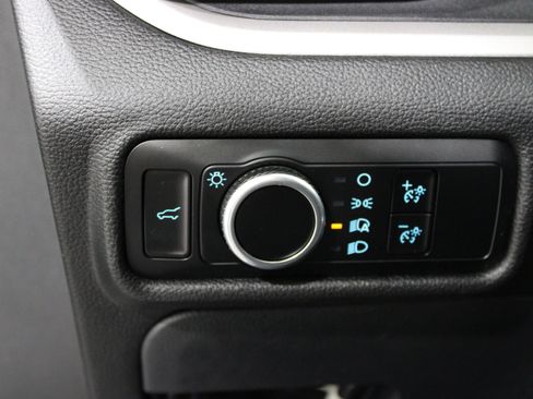 Used 2023 Ford Explorer XLT AWD/4WD image 7