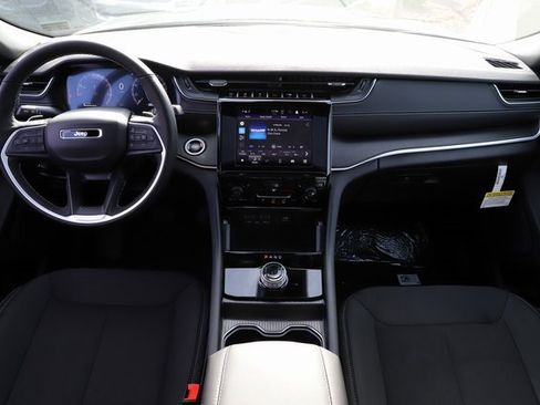 New 2025 Jeep Grand Cherokee L Laredo image 20