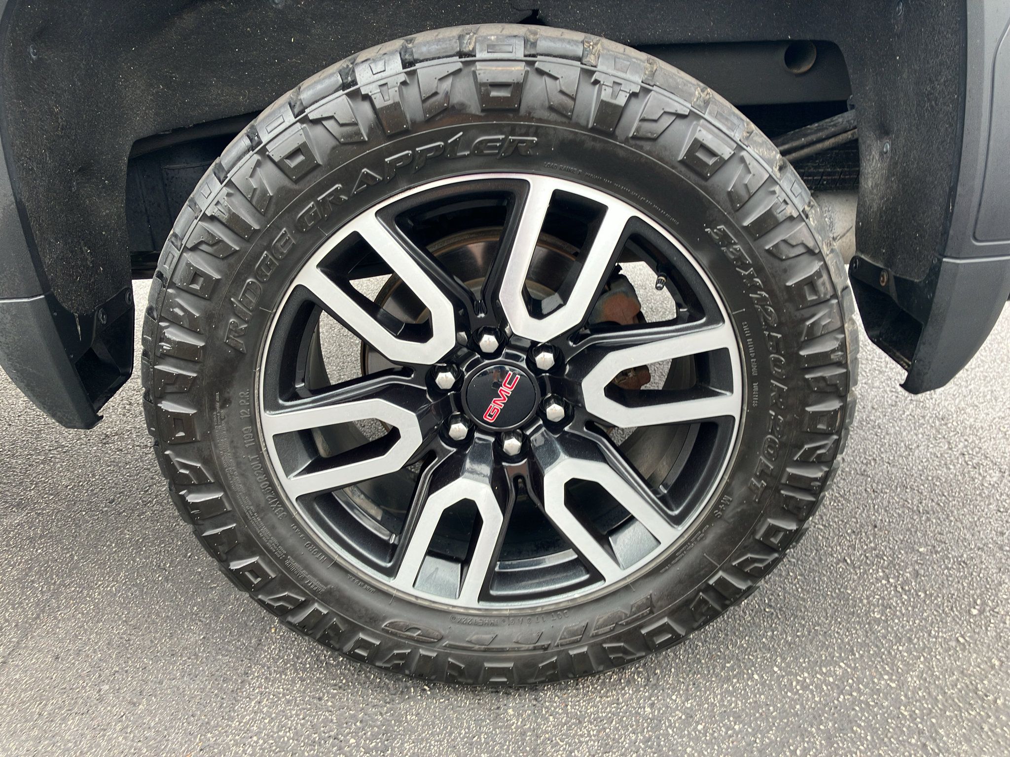 Used 2022 GMC Sierra 1500 AT4 w/ AT4 Preferred Package AWD/4WD image 14