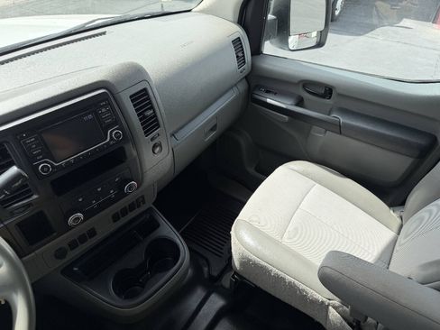 Used 2018 Nissan NV 3500 S RWD image 19