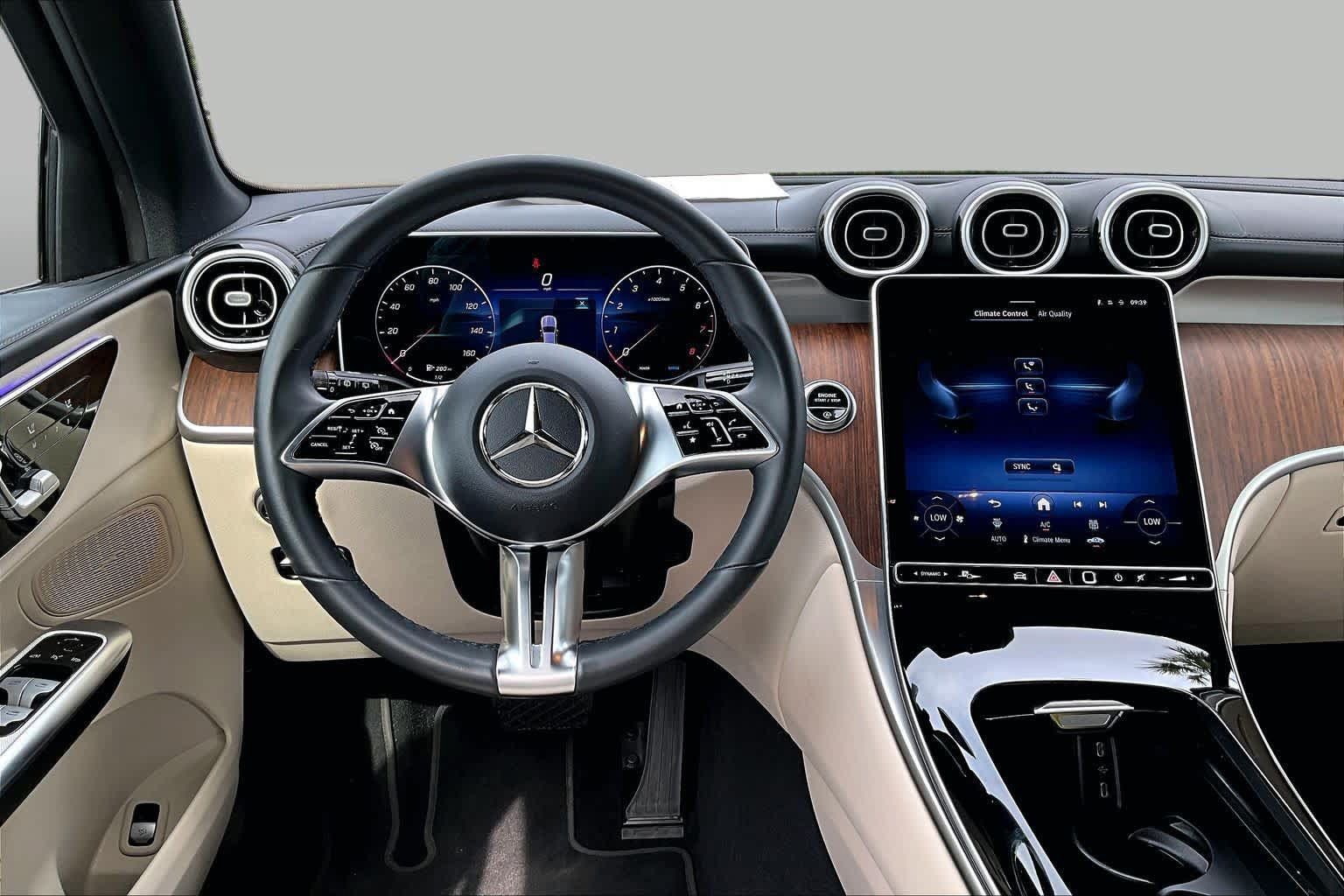 Certified 2025 Mercedes-Benz GLC 300 4MATIC image 6
