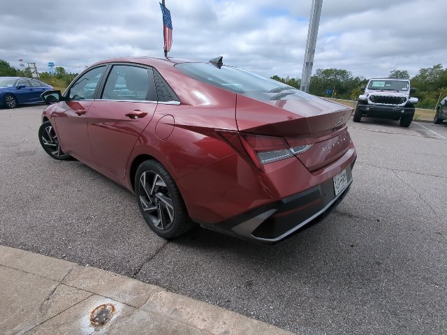 Used 2024 Hyundai Elantra Limited FWD image 29