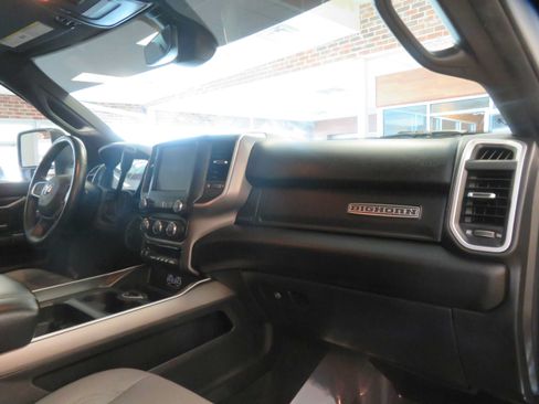 Used 2024 RAM 2500 Big Horn w/ Off Road Package AWD/4WD image 29