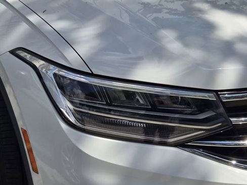 Used 2022 Volkswagen Tiguan SE image 11