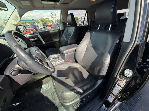 Used 2017 Toyota 4Runner Limited AWD/4WD image 9