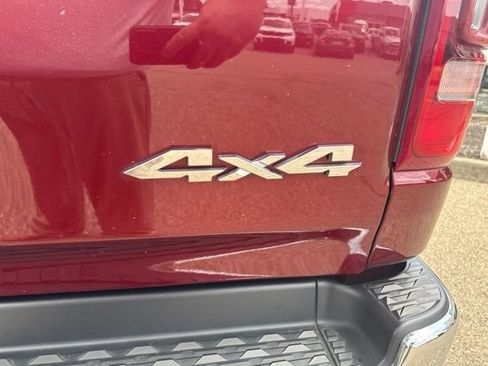Used 2024 RAM 1500 Big Horn AWD/4WD image 9