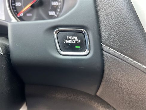 Used 2023 GMC Acadia SLE w/ Driver Convenience Package image 16