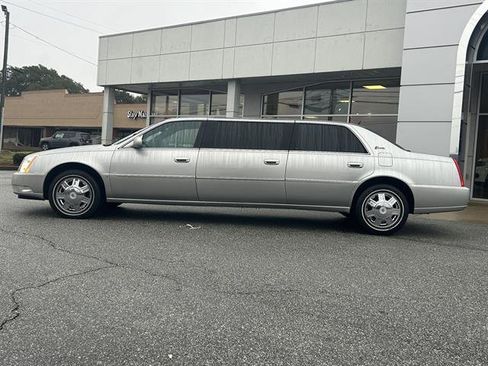 Used 2008 Cadillac DTS Limousine image 5