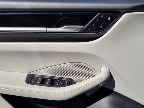New 2025 Porsche Macan 4 Electric AWD/4WD image 24
