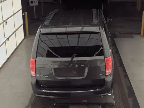 Used 2020 Dodge Grand Caravan SXT image 6