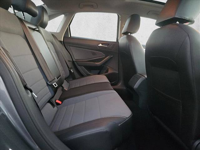 Used 2025 Volkswagen Jetta SE FWD image 20