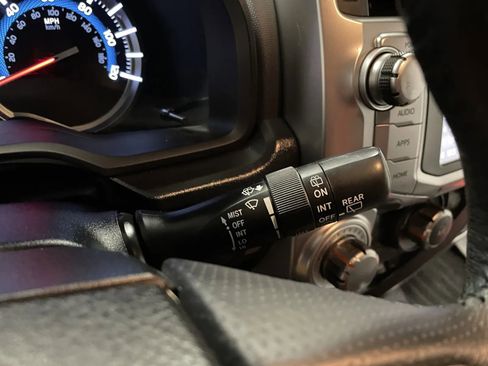 Used 2016 Toyota 4Runner SR5 Premium image 24