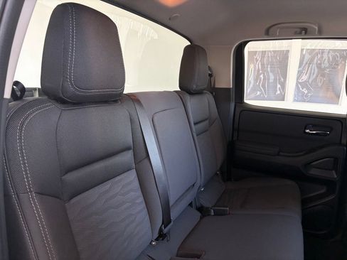 Used 2023 Nissan Frontier SV w/ Tow Package AWD/4WD image 32