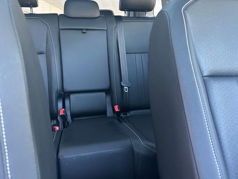 Used 2022 Volkswagen Tiguan SE image 36