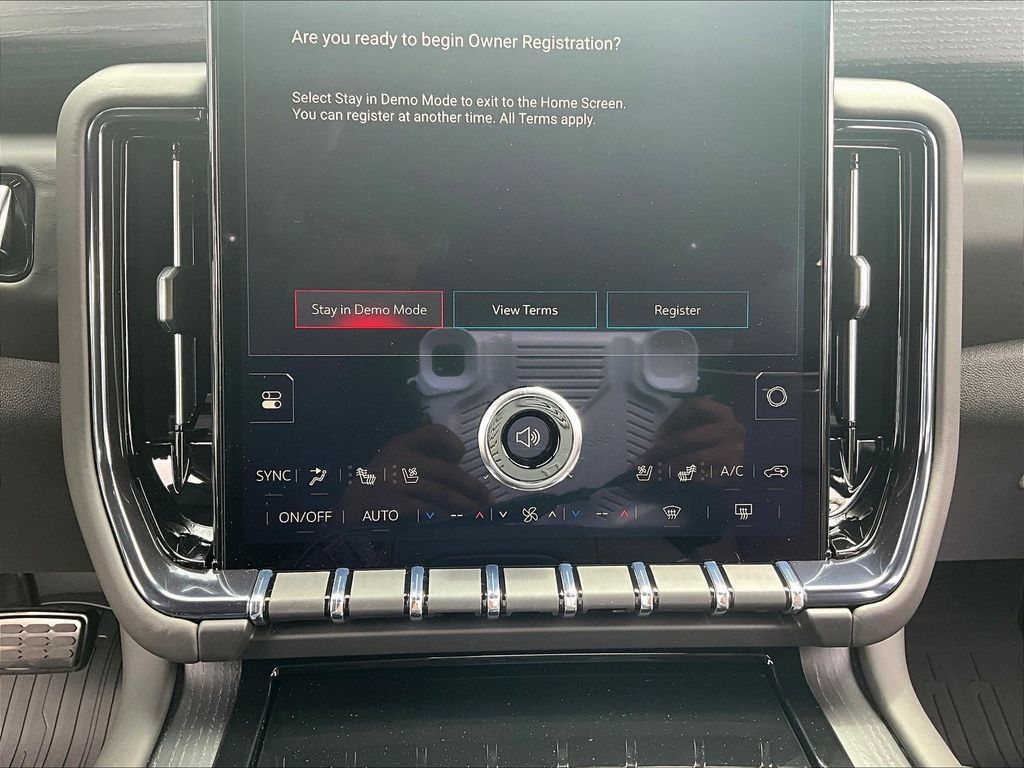 New 2026 GMC Yukon XL AT4 Ultimate w/ LPO, Floor Liner Package AWD/4WD image 24