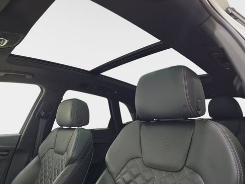 Used 2024 Audi SQ5 Prestige image 30