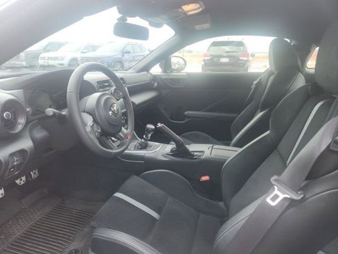 Used 2025 Toyota GR86 Premium w/ ALL Weather Mat Package (TMS) image 6