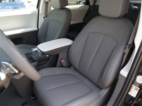Certified 2025 Hyundai Ioniq 5 SEL image 9