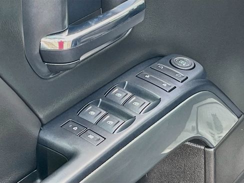 Used 2019 Chevrolet Silverado 2500 LT w/ LT Convenience Package AWD/4WD image 17