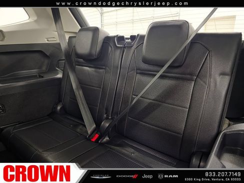 Used 2020 Volkswagen Tiguan SE FWD image 17
