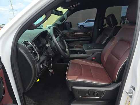 Used 2025 RAM 1500 Limited AWD/4WD image 5