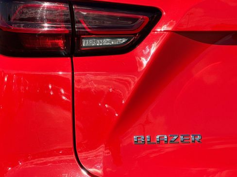 Used 2025 Chevrolet Blazer LT image 11